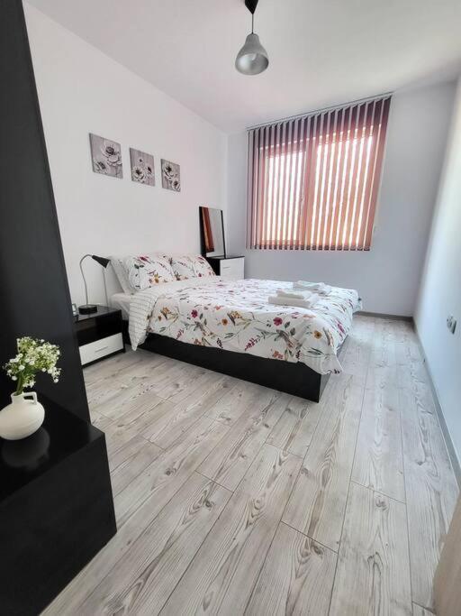 Modern & Bright 1Bd Apartment Near Main Square Plovdiv Exterior foto