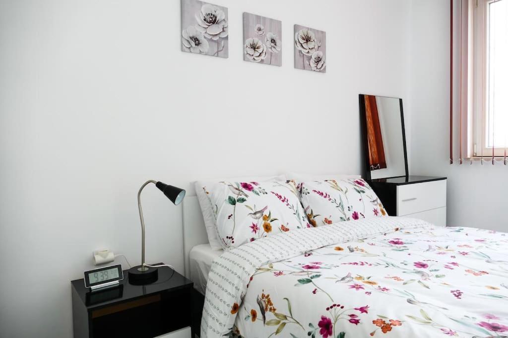 Modern & Bright 1Bd Apartment Near Main Square Plovdiv Exterior foto