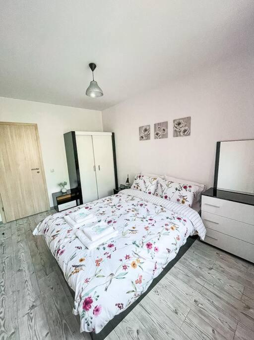 Modern & Bright 1Bd Apartment Near Main Square Plovdiv Exterior foto