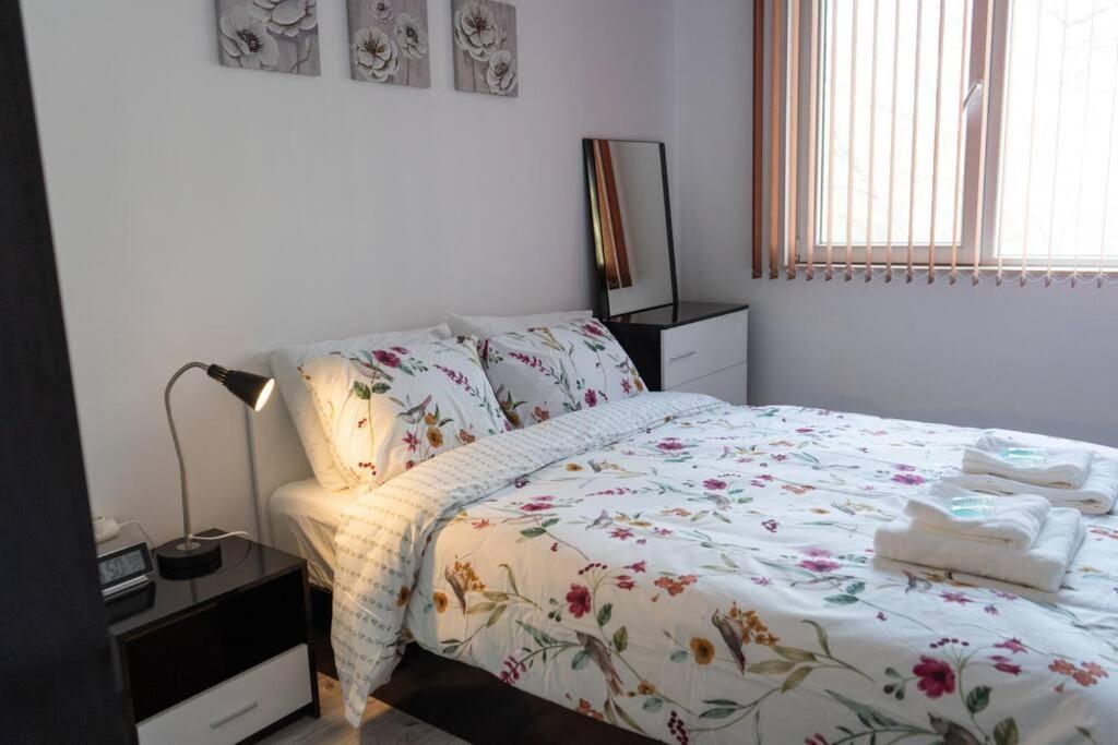 Modern & Bright 1Bd Apartment Near Main Square Plovdiv Exterior foto